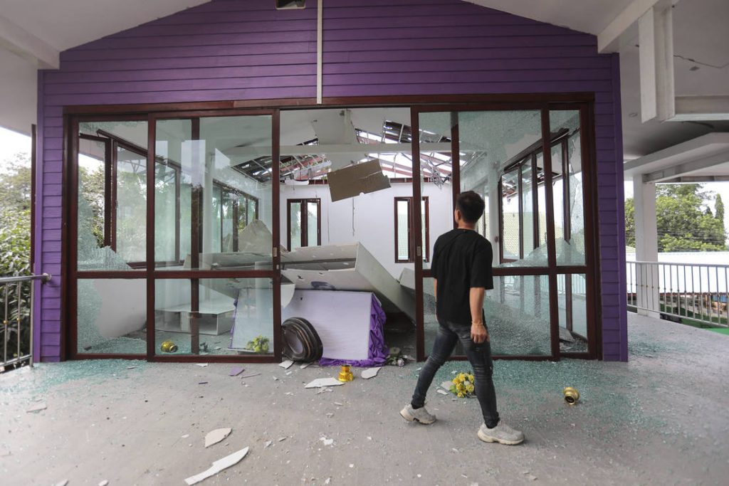 Daños causados en un hospital luego de que Camboya lanzara proyectiles de artillería contra la provincia de Surin - Tailandia - 24 de julio de 2025 foto- Sunny Chittawil foto- Sunny AP