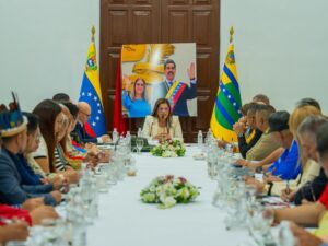 1 Unidos y trabajando