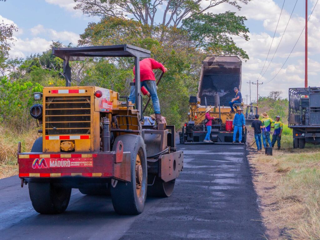 4 Asfaltado Upata El Manteco